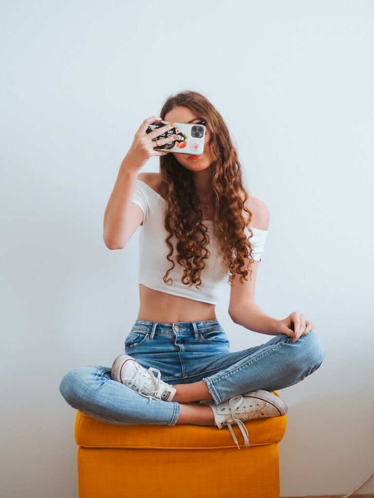 influencer marketing to promote airbnb